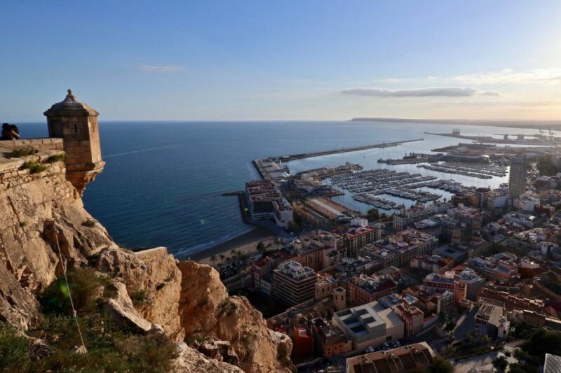 Spar halvdelen på billeje i alicante: Danskerne rykker til billeje.dk